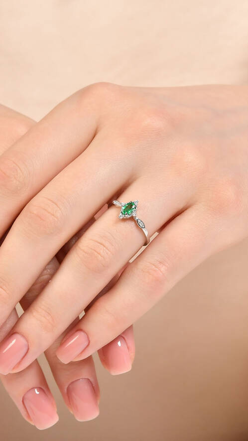 0.07 Karat Pırlanta Zümrüt Yüzük - 2