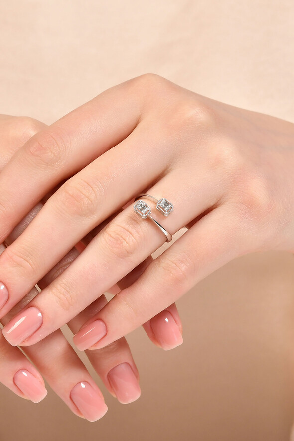 0.08 Karat Pırlanta Baget Yüzük - 2