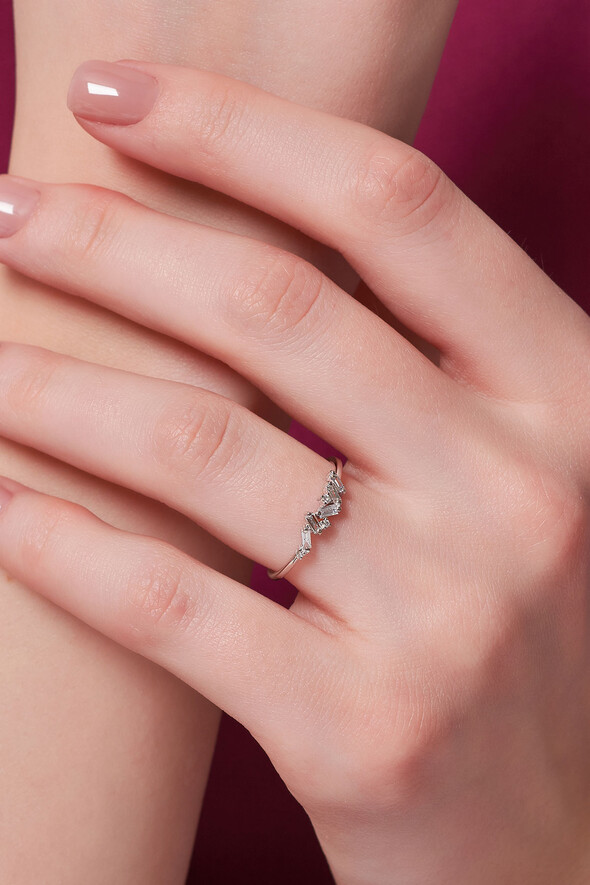 0.15 Karat Pırlanta Baget Yüzük - 2