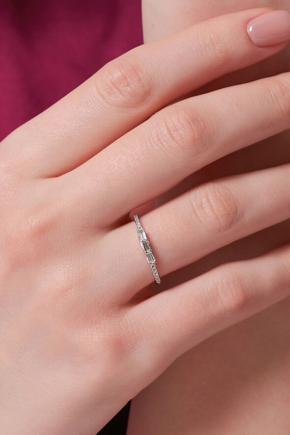 0.17 Karat Pırlanta Baget Yüzük - 2