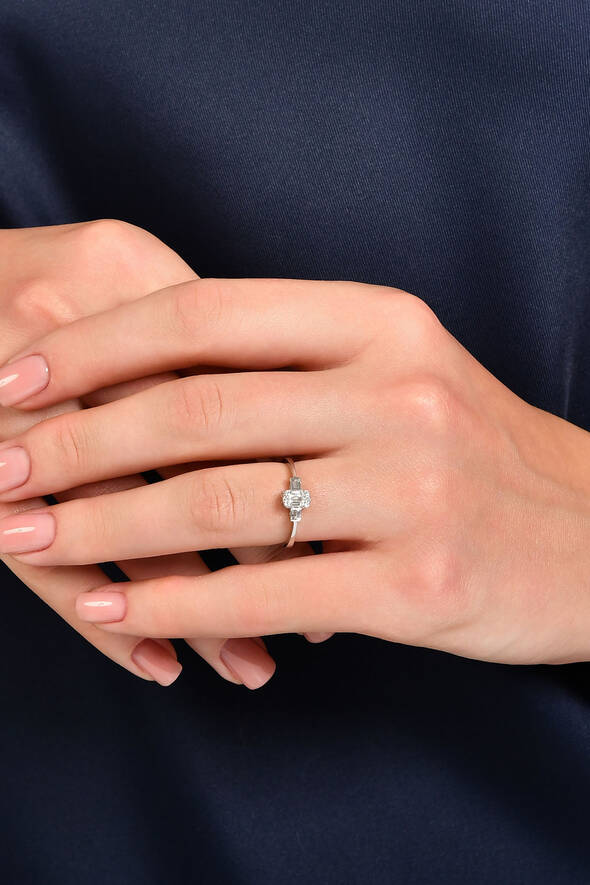 0.17 Karat Pırlanta Baget Yüzük - 2