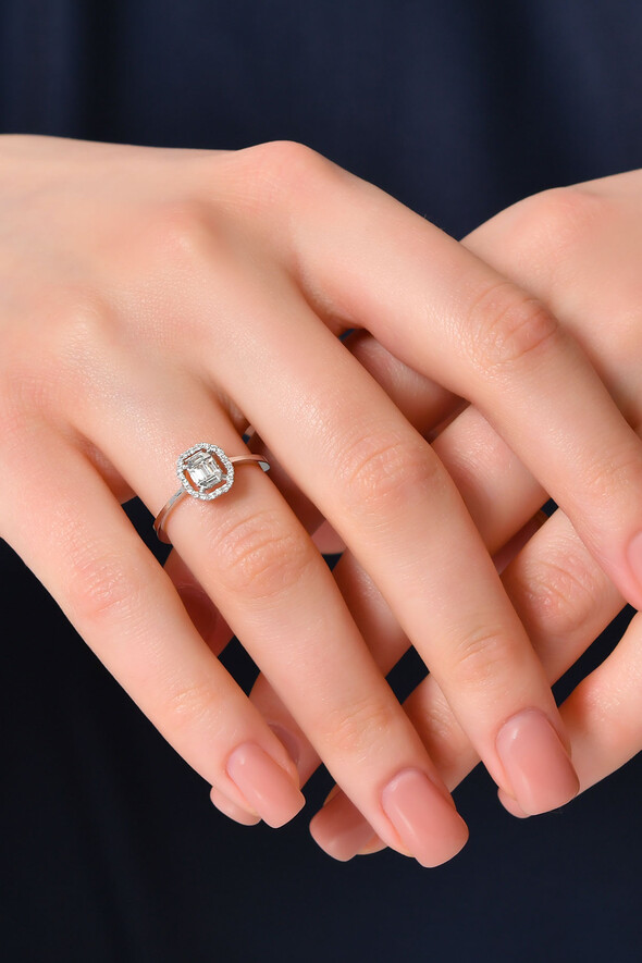 0.20 Karat Pırlanta Baget Yüzük - 2