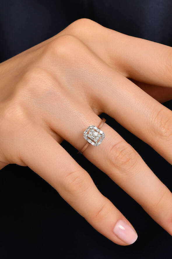 0.21 Karat Pırlanta Baget Yüzük - 3
