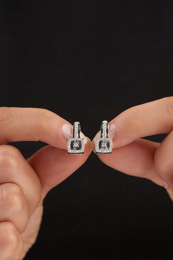 0.21 Karat Pırlanta Küpe - 