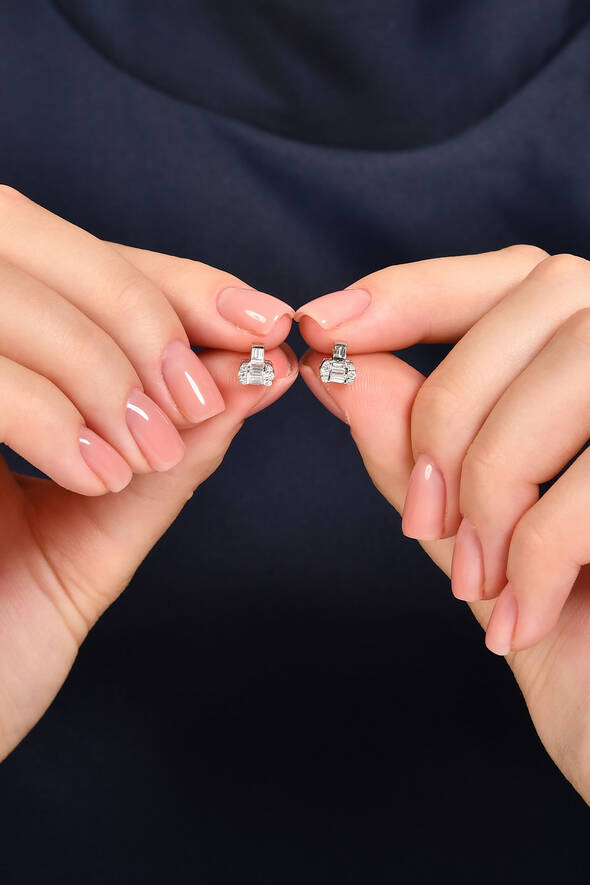 0.24 Karat Pırlanta Baget Küpe - 2