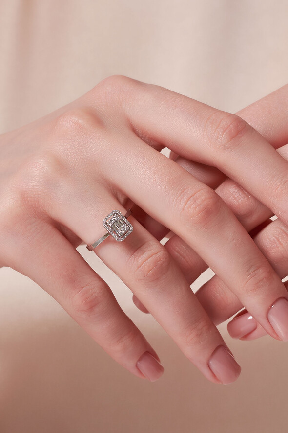 0.28 Karat Pırlanta Baget - 2