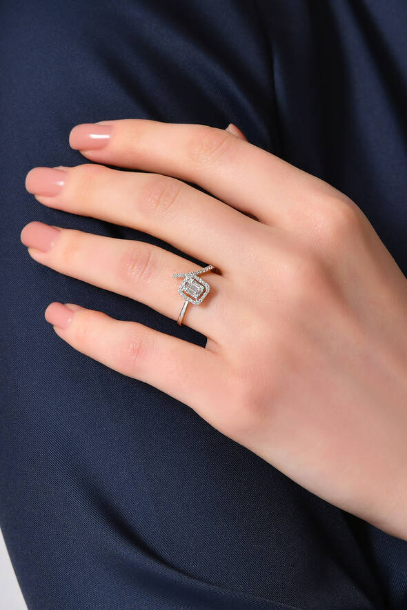 0.32 Karat Pırlanta Tasarım Baget Yüzük - 2