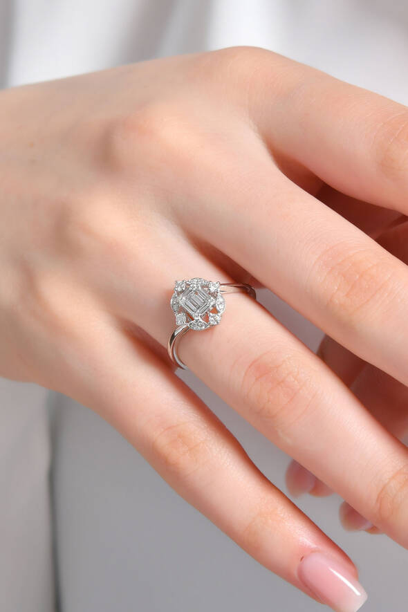 0.41 Karat Pırlanta Baget Yüzük - 2