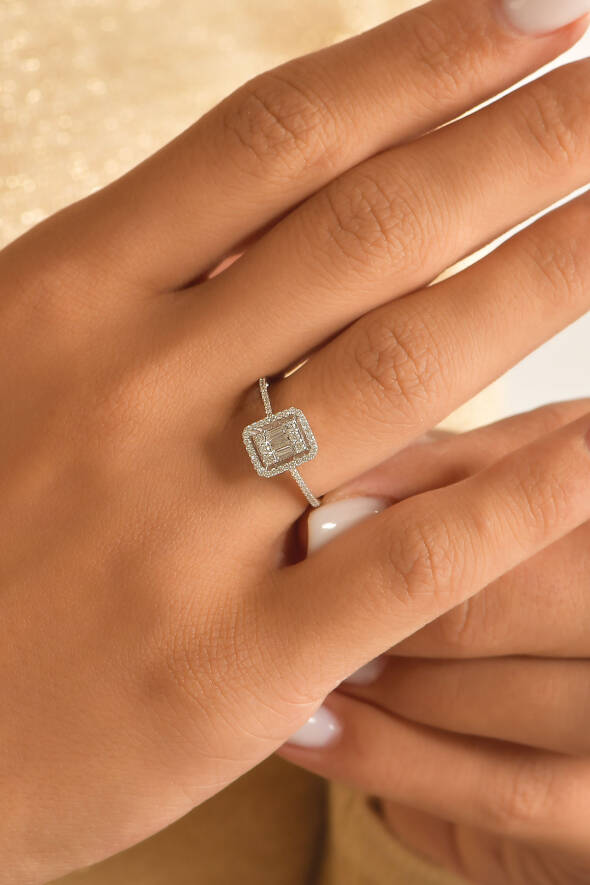 0,41 Karat Pırlanta Baget Yüzük - 4