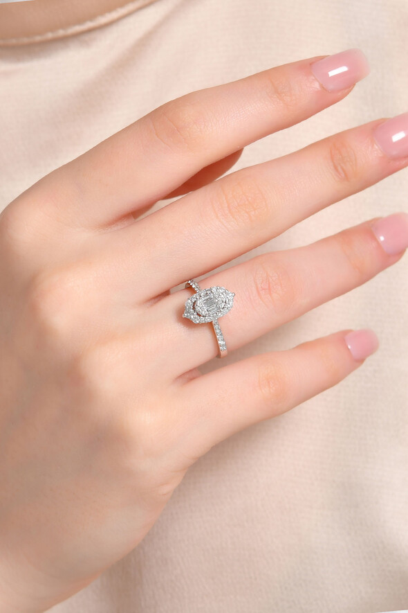 0.66 Karat Pırlanta Baget Yüzük - 2