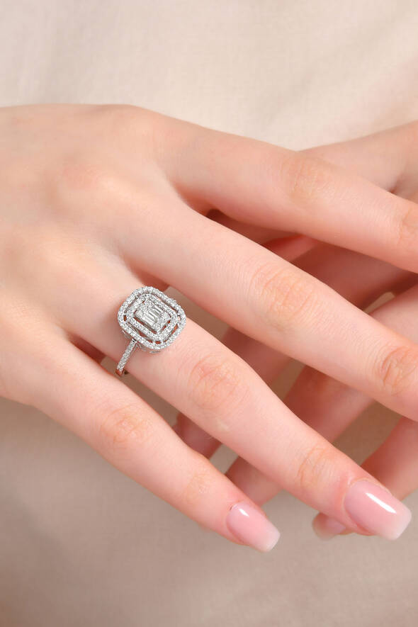 0.68 Karat Pırlanta Baget Yüzük - 2