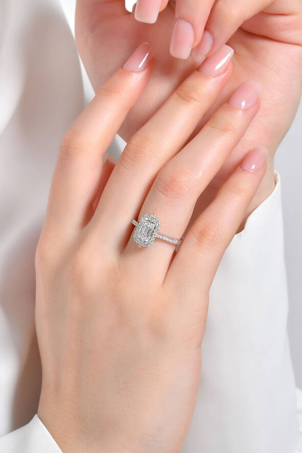 0.72 Karat Pırlanta Baget Yüzük - 2