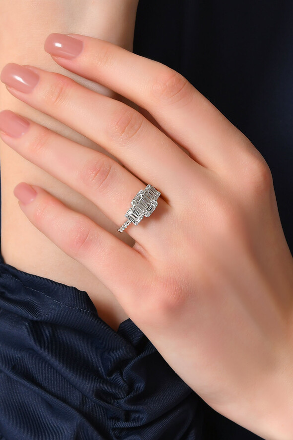 1.08 Karat Pırlanta Baget Yüzük - 2