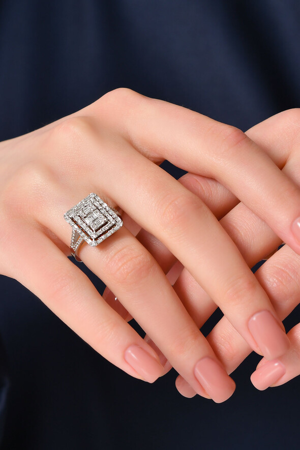 1.09 Karat Pırlanta Baget Yüzük - 2