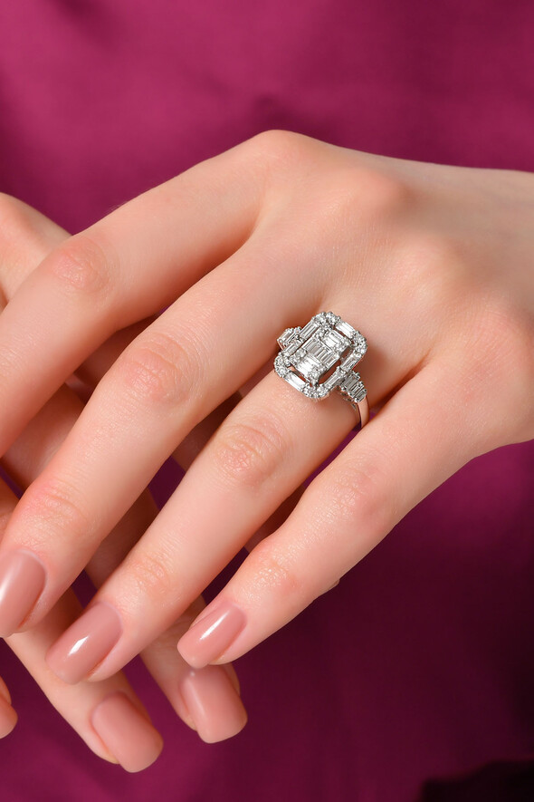 1.36 Karat Pırlanta Baget Yüzük - 2