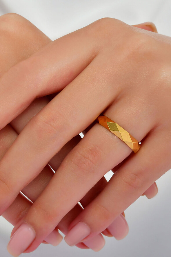 Piramit Desenli Altın Alyans - 2